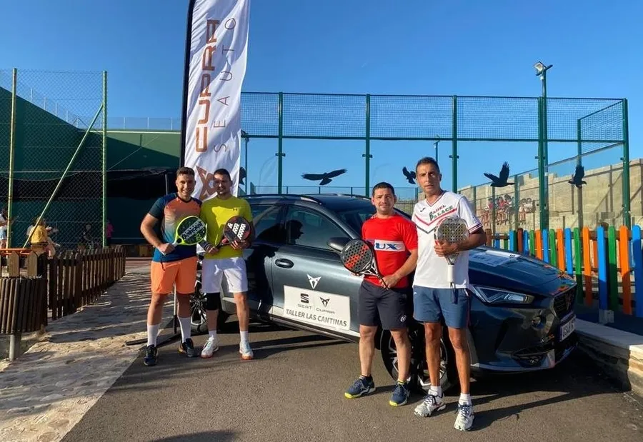 Foto 4 - Arranca con 16 parejas en liza el 2&ordm; Torneo de P&aacute;del de Castillejo de Mart&iacute;n Viejo