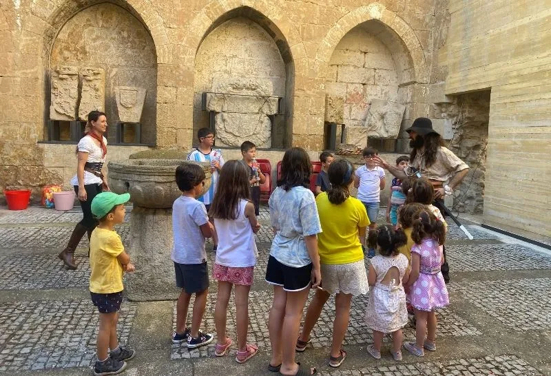 Foto 3 - Una quincena de ni&ntilde;os se lo pasa en grande con la Gymkana Napole&oacute;nica