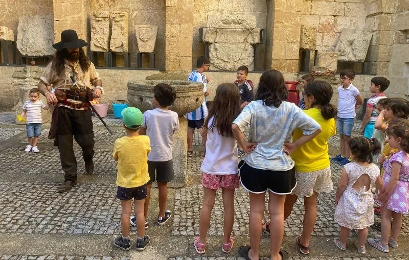 Foto 4 - Una quincena de ni&ntilde;os se lo pasa en grande con la Gymkana Napole&oacute;nica
