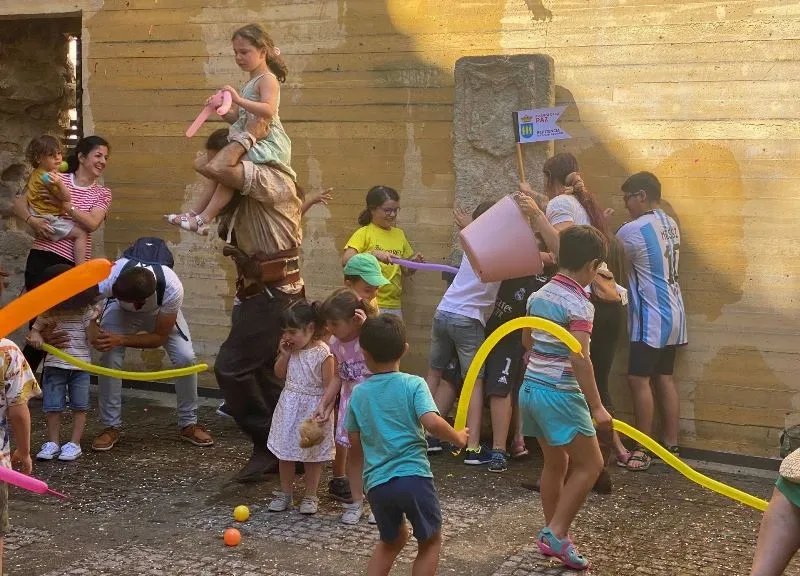 Foto 5 - Una quincena de ni&ntilde;os se lo pasa en grande con la Gymkana Napole&oacute;nica