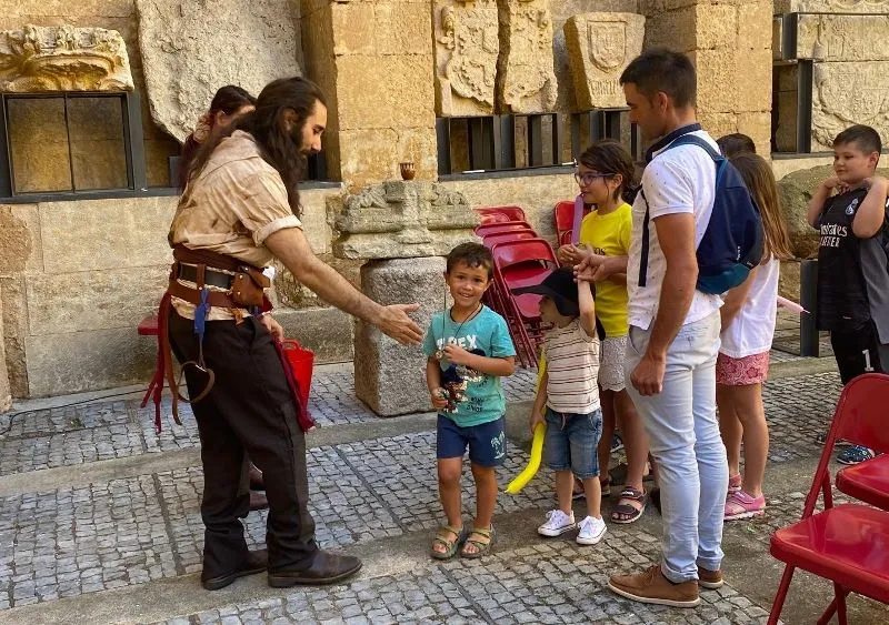 Foto 9 - Una quincena de ni&ntilde;os se lo pasa en grande con la Gymkana Napole&oacute;nica