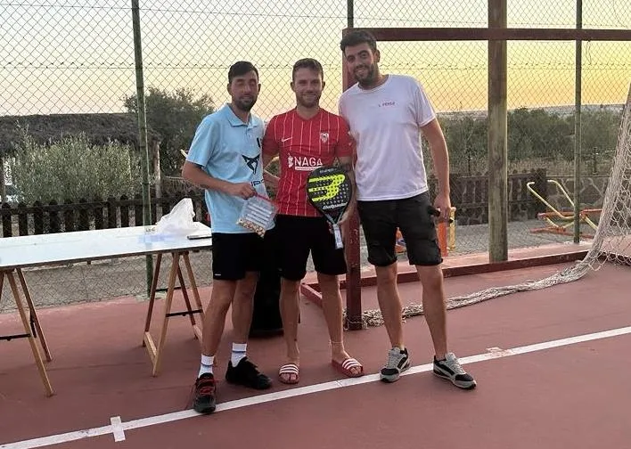 Foto 9 - Goyo y Luismi vuelven a ganar el Torneo de P&aacute;del de Castillejo de Mart&iacute;n Viejo