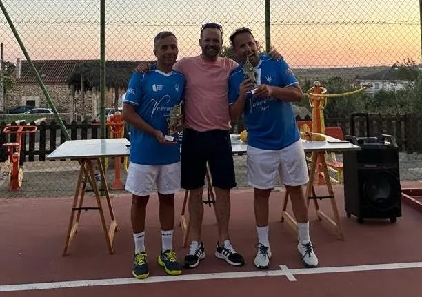 Foto 4 - Goyo y Luismi vuelven a ganar el Torneo de P&aacute;del de Castillejo de Mart&iacute;n Viejo
