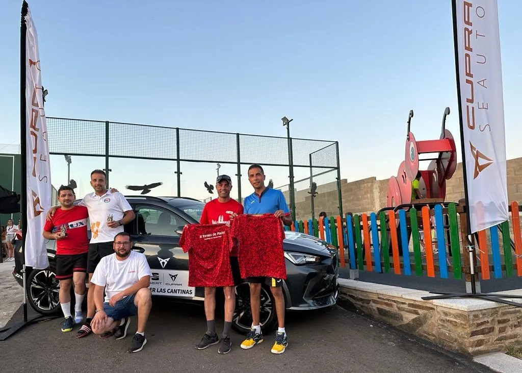 Foto 2 - Goyo y Luismi vuelven a ganar el Torneo de P&aacute;del de Castillejo de Mart&iacute;n Viejo
