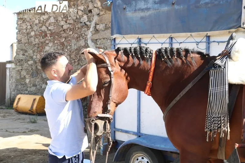 Romería al puente del 'Ran' sobre el río Uces en la fiesta conmemorativa del Torito Perdigón / CORRAL