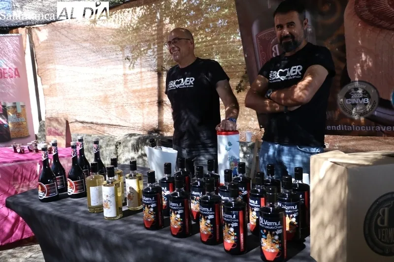 La 13ª Feria de Artesanía y Agroecología de Monleras acogía a una treintena de artesanos de distintos sectores / CORRAL 