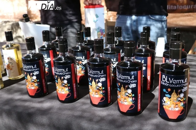La 13ª Feria de Artesanía y Agroecología de Monleras acogía a una treintena de artesanos de distintos sectores / CORRAL 