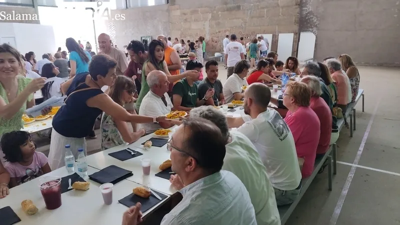 Paella fin de fiestas en Villar de Peralonso / CORRAL