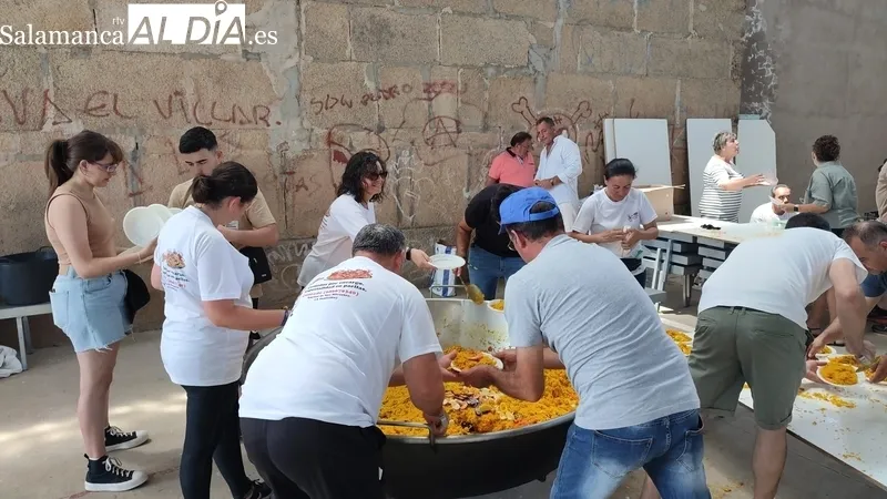 Paella fin de fiestas en Villar de Peralonso / CORRAL