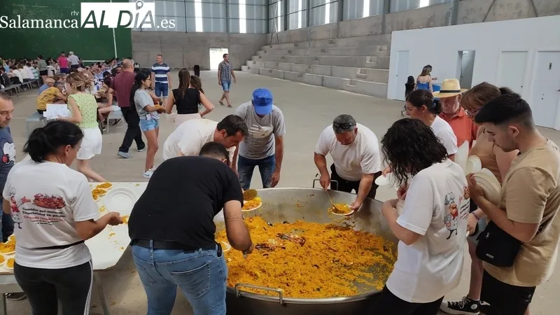 Paella fin de fiestas en Villar de Peralonso / CORRAL