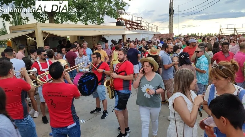 El II Toro de Cajón reunió en Boada a cientos de personas / CORRAL