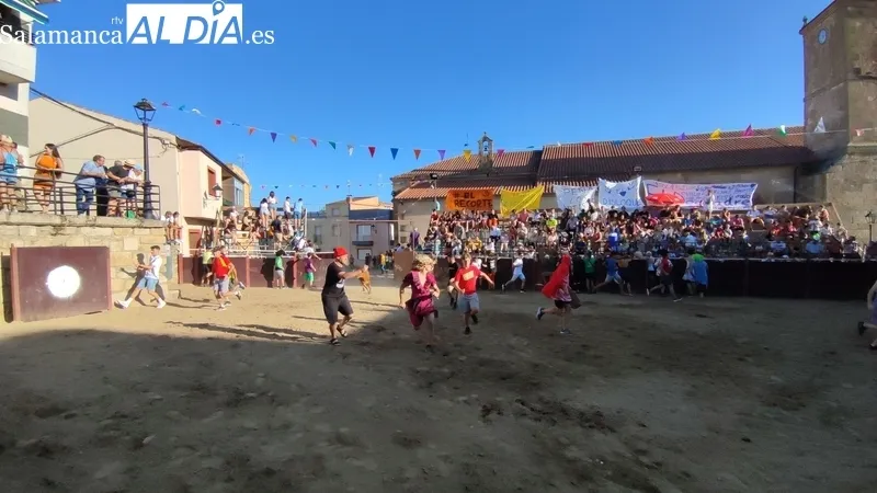 Entretenida tarde de toros en Sobradillo con Daniel Sánchez e Íñigo Norte / CORRAL