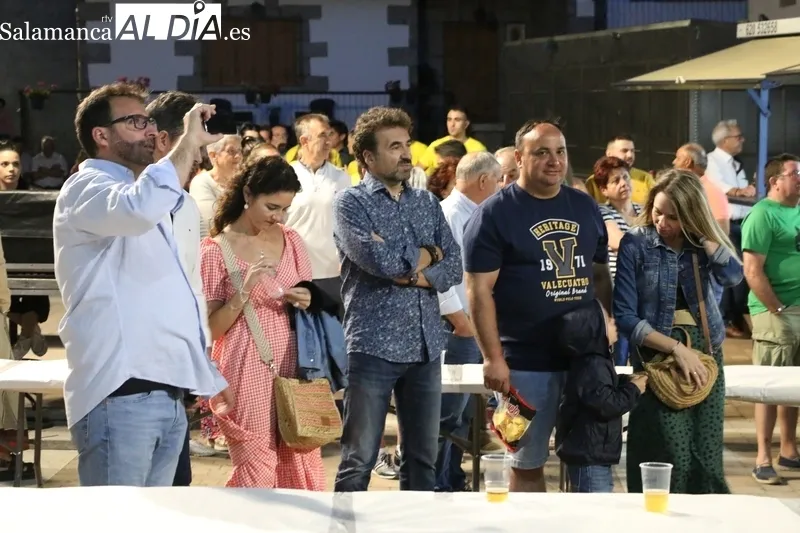 Pregón de Cristina Requejo Casado y cena de inicio de las fiestas de San Cristóbal en Guadramiro / CORRAL