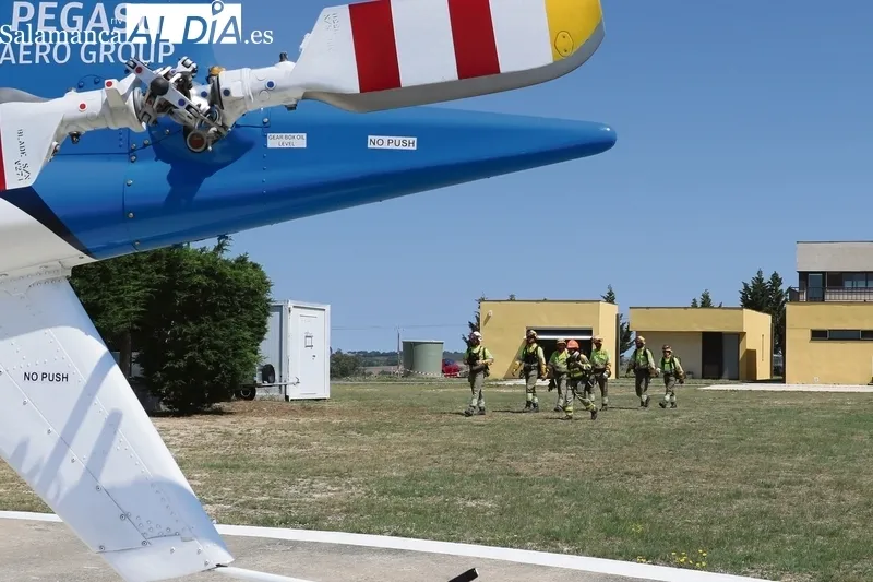 Una de las tres cuadrillas helitransportadas con base en el helipuerto de Guadramiro / CORRAL  
