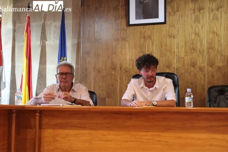 Foto 7 - Pablo Gonz&aacute;lez presenta 'Escala de grises&rsquo; en un emotivo acto en el ayuntamiento