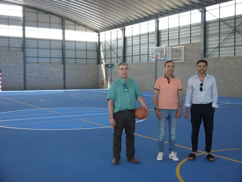 Foto 5 - El Ayuntamiento de Carbajosa presenta el nuevo pabell&oacute;n que ampl&iacute;a los espacios deportivos del municipio