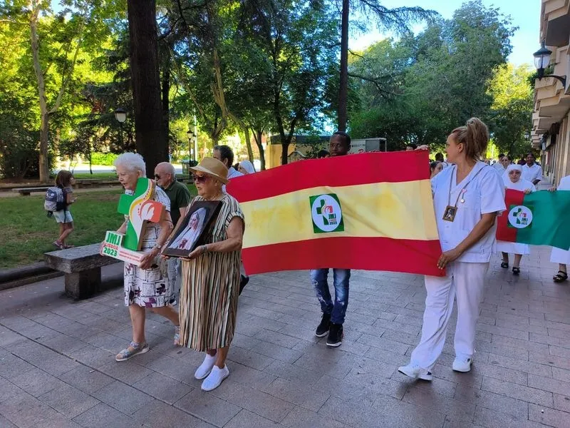 Procesión de los símbolos de la Jornada Mundial de la Juventud en Salamanca. Foto Diócesis de Salamanca