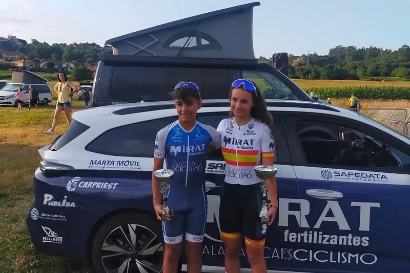 Integrantes de la Escuela Mirat - Salamanca es Ciclismo