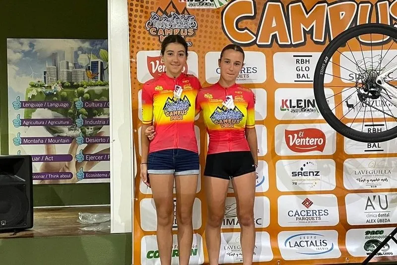 Integrantes de la Escuela Mirat - Salamanca es Ciclismo