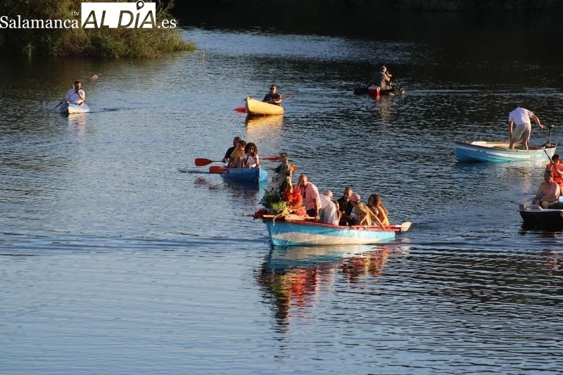 Foto 14 - Procesi&oacute;n marinera y solemnidad para celebrar la Virgen del Carmen