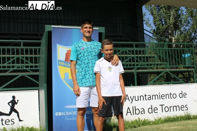 Foto 11 - El Alba de Tormes CF recibe la visita de Chus Bl&aacute;zquez&nbsp;