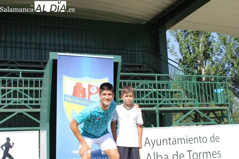 Foto 10 - El Alba de Tormes CF recibe la visita de Chus Bl&aacute;zquez&nbsp;