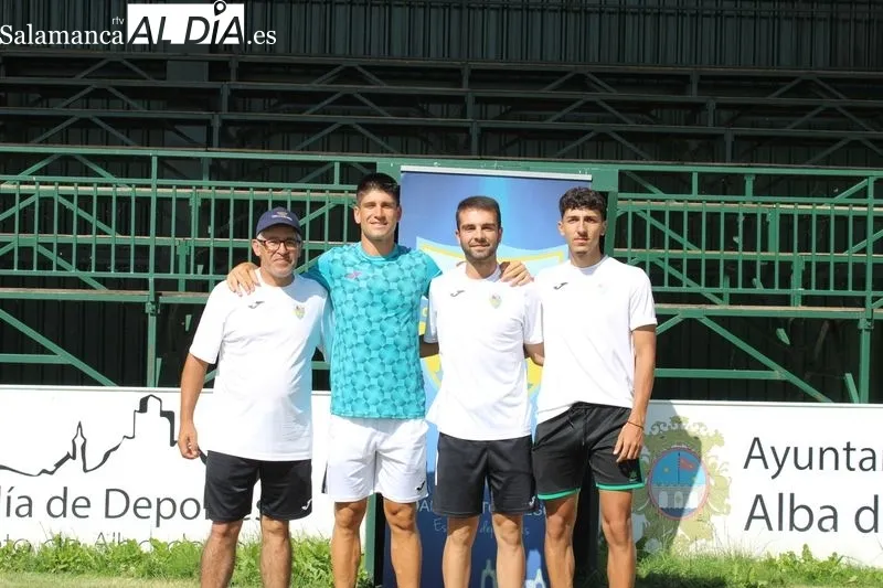 Foto 8 - El Alba de Tormes CF recibe la visita de Chus Bl&aacute;zquez&nbsp;