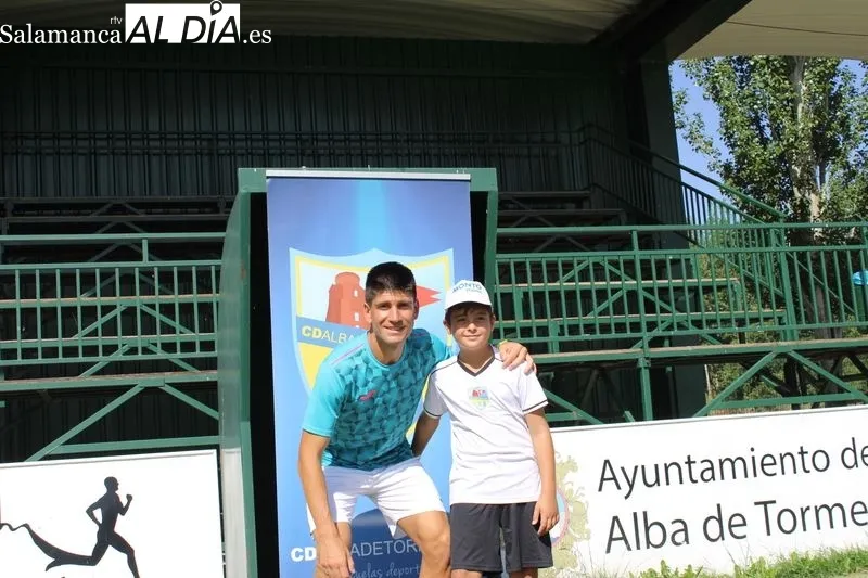 Foto 3 - El Alba de Tormes CF recibe la visita de Chus Bl&aacute;zquez&nbsp;