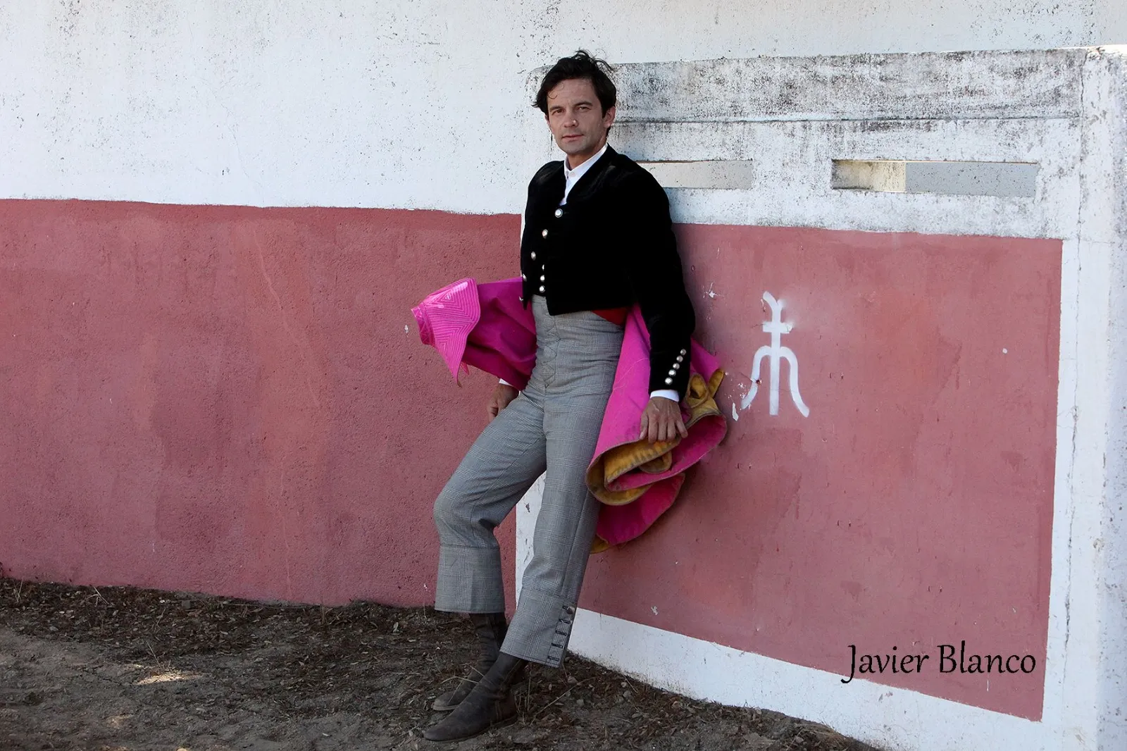 Juan del Álamo toreando este martes en el campo | Fotografías: Javier Blanco