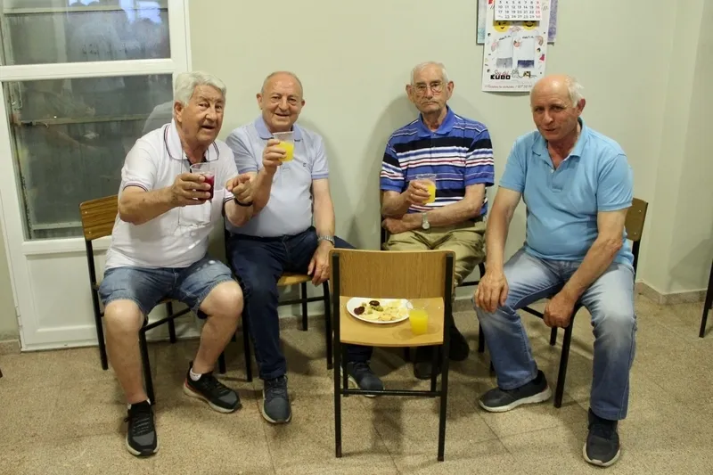 Homenaje del Ayuntamiento de El Cubo de Don Sancho a Dolores García por su jubilación al frente del Hogar de Jubilados