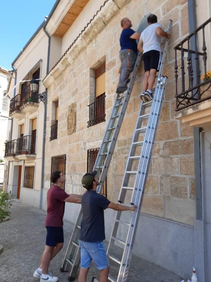 Foto 10 - Reactivado tras m&aacute;s de tres d&eacute;cadas el singular reloj solar situado en la calle Puerta de Santiago
