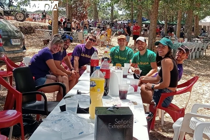 Paella en la chopera en Sobradillo para enfilar el final de las fiestas