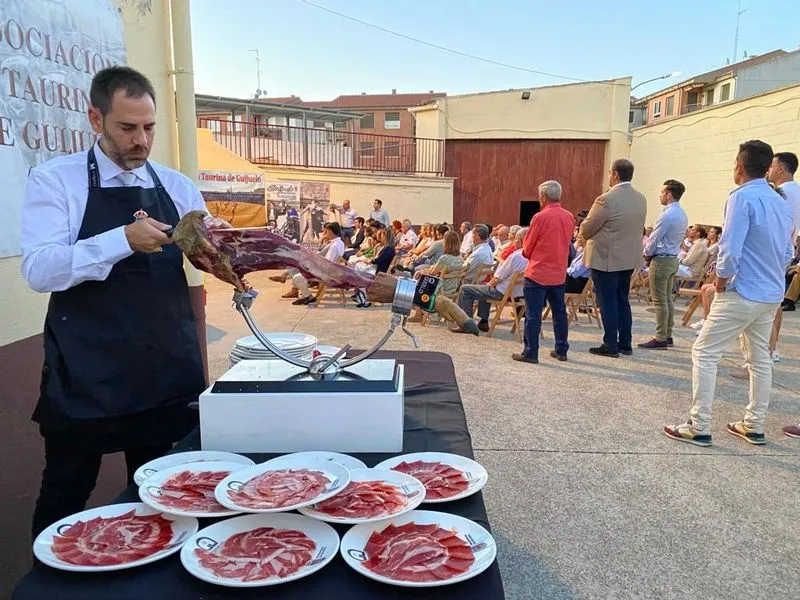 Foto 4 - Presentada oficialmente la Feria Taurina de Guijuelo