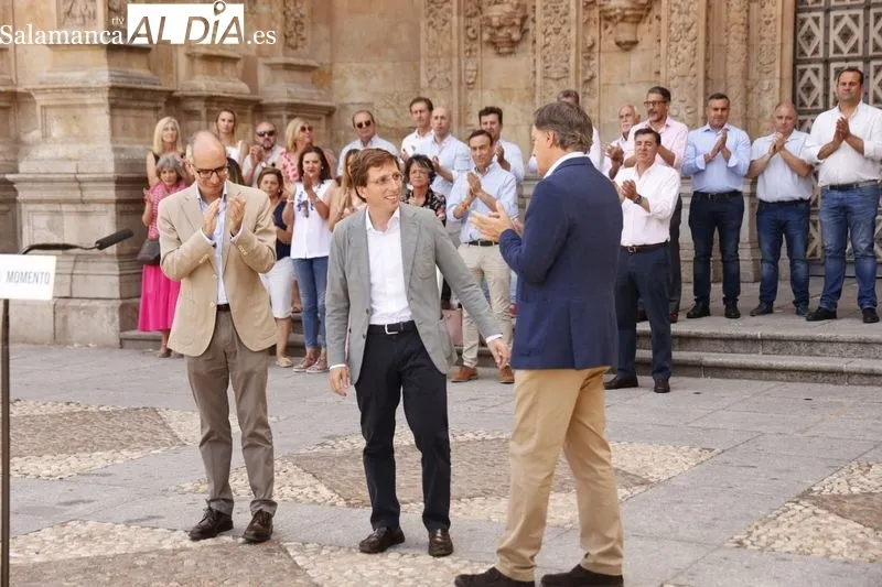 Acto del PP de Salamanca en la Plaza Concilio de Trento con la visita del alcalde de Madrid, José Luis Martínez-Almeida