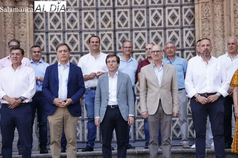Acto del PP de Salamanca en la Plaza Concilio de Trento con la visita del alcalde de Madrid, José Luis Martínez-Almeida