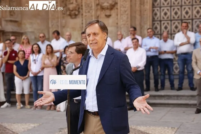 Acto del PP de Salamanca en la Plaza Concilio de Trento con la visita del alcalde de Madrid, José Luis Martínez-Almeida