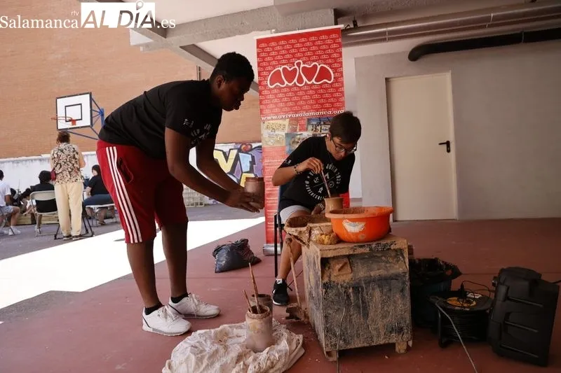Semicolonias de Aviva dentro del programa municipal Verano Joven, en el centro cívico Luis Vives