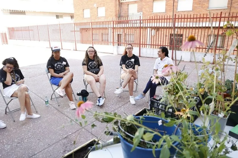 Semicolonias de Aviva dentro del programa municipal Verano Joven, en el centro cívico Luis Vives