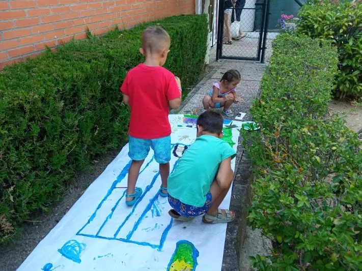 Foto 4 - Los ni&ntilde;os de El Encinar disfrutan de una tarde de bibliopiscina&nbsp;
