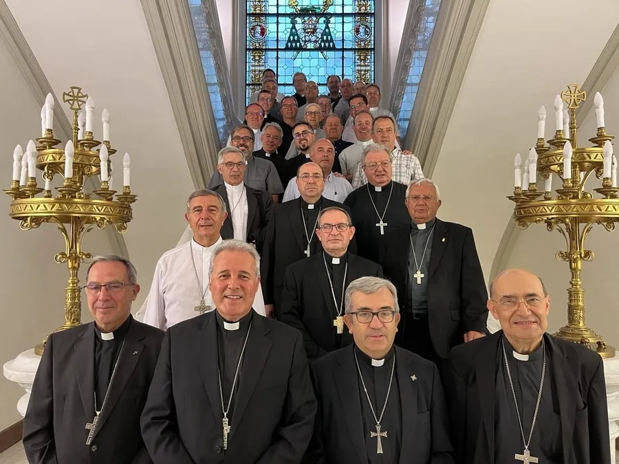 Foto 3 - El Obispo y los vicarios toman parte en Burgos en el encuentro de verano de Iglesia en Castilla
