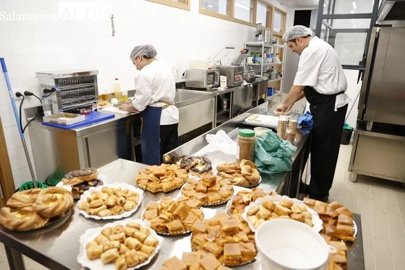 La concejala de Familia e Igualdad de Oportunidades, Miryam Rodríguez, asiste a la apertura del nuevo servicio de cafetería gestionado por Asprodes. Foto de David Sañudo