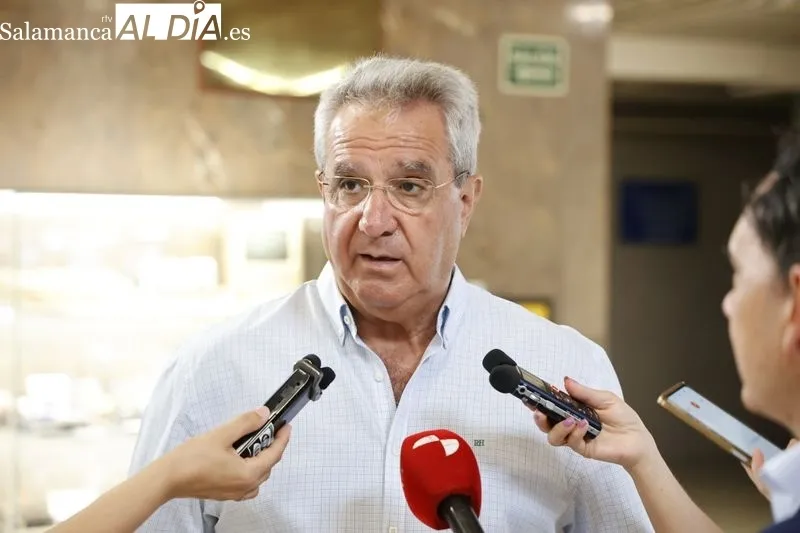 Estudiantes salmantinos en la en la Facultad de Ciencias con motivo de la convocatoria extraordinaria de la EBAU