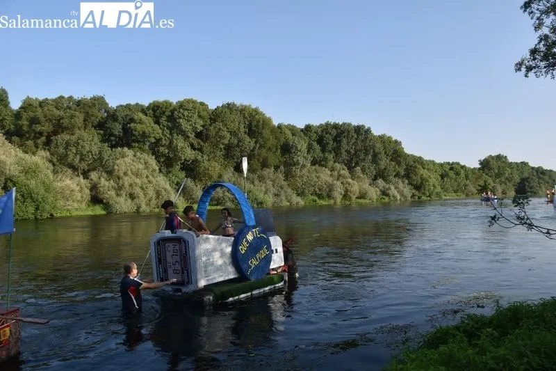 Foto 11 - F&uacute;tbol, pol&iacute;tica, Shakira y Piqu&eacute;, objeto de parodia en Encinas de Arriba