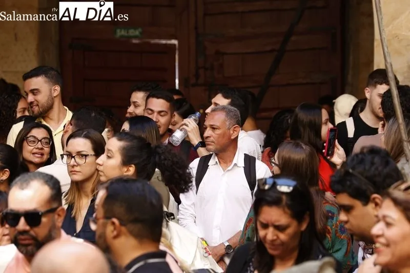 El alcalde de Salamanca, Carlos García Carbayo, recibe a alumnos y profesores de Cursos Internacionales de la Universidad de Salamanca. Foto de David Sañudo