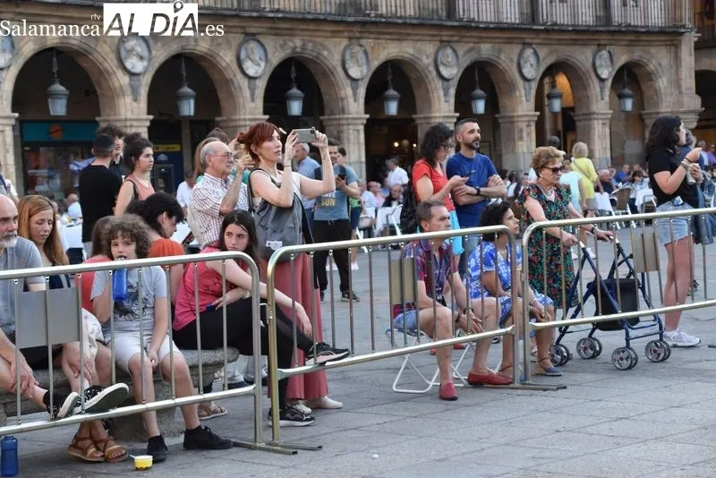 Foto 38 - La Orquesta Sinf&oacute;nica de Castilla y Le&oacute;n Joven deleita a una Plaza Mayor repleta