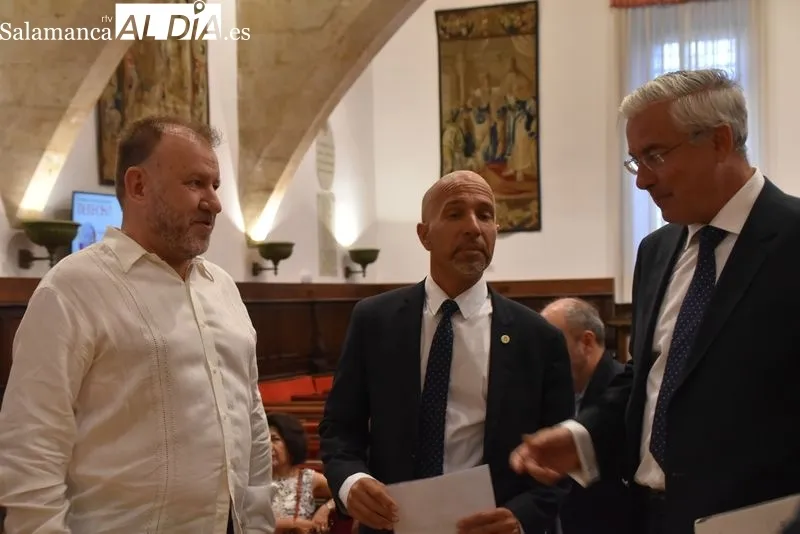 Foto 4 - Inaugurados los cursos de verano de Especializaci&oacute;n en Derecho de la Universidad de Salamanca