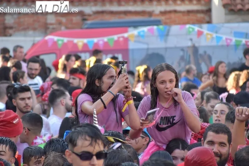 Encuentro de peñas y chupinazo en Santa Marta de Tormes. Fotos: Vanesa Martins 