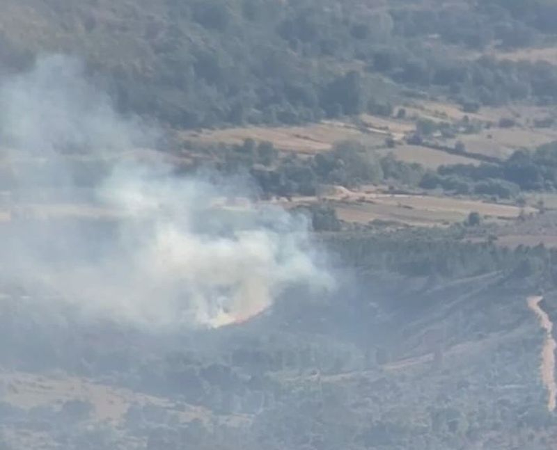 Declarado un incendio en Serradilla del Llano obliga a movilizar varios medios aéreos