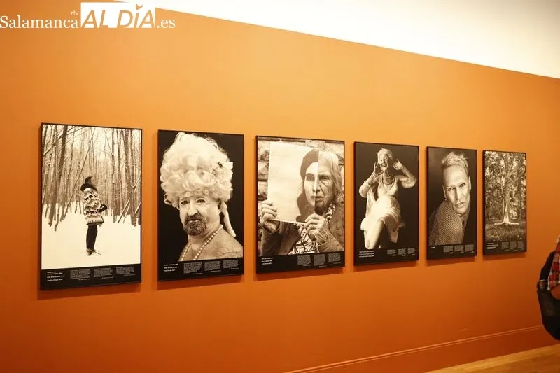 Inauguración de la exposición fotográfica “Puntos de vista”, en la Sala Cielo de Salamanca, en el Patio de Escuelas Menores. Foto de David Sañudo