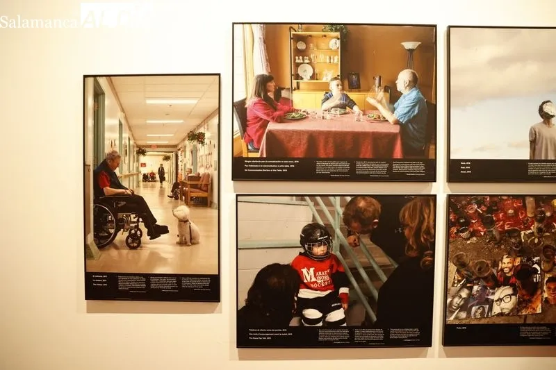 Inauguración de la exposición fotográfica “Puntos de vista”, en la Sala Cielo de Salamanca, en el Patio de Escuelas Menores. Foto de David Sañudo